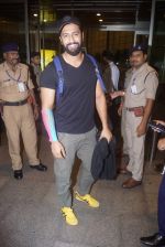 Vicky Kaushal Spotted at Airport on 11th July 2018 (15)_5b46df4c56f19.JPG