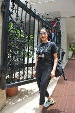 Sophie Choudry spotted at bandra on 18th July 2018 (20)_5b5036243a40b.JPG