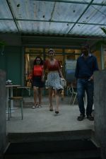 Mouni Roy spotted at Kitchen Garden in bandra on 22nd July 2018 (3)_5b557b6d5bc9a.JPG