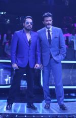 Anil Kapoor, Mika Singh on the sets of Star Plus_s Dil Hai Hindustani 2 at filmcity on 23rd July 2018 (17)_5b56d242a16c8.jpg