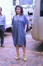 Sunidhi Chauhan on the sets of Star Plus_s Dil Hai Hindustani 2 at filmcity on 23rd July 2018 (29)_5b56d267b2b78.jpg