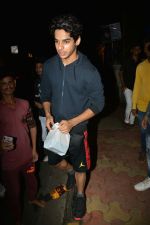 Ishaan Khattar Spotted At Farmers Cafe In Bandra on 29th July 2018 (1)_5b5ead170ab6d.jpg