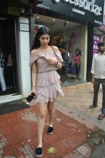 Khushi Kapoor Spotted Bastian In Bandra on 30th July 2018 (7)_5b606ec54d26a.JPG