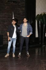 Sidharth Malhotra at Kiara Advani_s Birthday Party in St Regis Hotel In Lower Parel on 31st July 2018 (27)_5b607f0b94f01.jpg