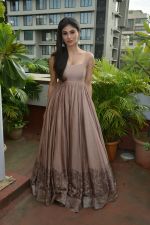 Mouni Roy Spotted At Ritesh_s Office In Bandra on 31st July 2018 (2)_5b615eb87b2d1.JPG