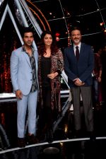 Anil Kapoor, Aishwarya Rai Bachchan, Rajkummar Rao at the promotions of film Fanney Khan On The Sets Of Indian Idol in Yashraj Studio, Andheri on 1st Aug 2018 (175)_5b62b3181b518.JPG