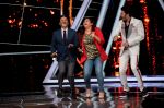 Anil Kapoor, Manish Paul at the promotions of film Fanney Khan On The Sets Of Indian Idol in Yashraj Studio, Andheri on 1st Aug 2018 (114)_5b62b327c3a07.JPG