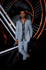 Rajkummar Rao at the promotions of film Fanney Khan On The Sets Of Indian Idol in Yashraj Studio, Andheri on 1st Aug 2018 (193)_5b62b278471c7.JPG