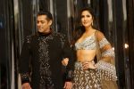 Salman Khan, Katrina Kaif at Red Carpet for Manish Malhotra new collection Haute Couture on 1st Aug 2018 (109)_5b62bb9c4e172.JPG