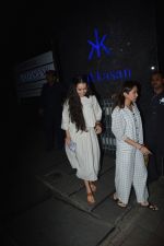 Shraddha Kapoor Spotted At Hakasaan Bandra on 7th Aug 2018 (14)_5b6a918e2ea26.JPG