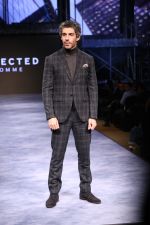 Jim Sarbh walk the Ramp at the 10 years celebration of Bestseller in grand hyatt on 8th Aug 2018 (6)_5b6be376cfd8d.JPG