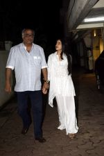 Janhvi Kapoor, Boney Kapoor spotted at Arjun Kapoor_s house in juhu on 11th Aug 2018 (5)_5b712cb260e53.jpg