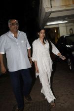 Janhvi Kapoor, Boney Kapoor spotted at Arjun Kapoor_s house in juhu on 11th Aug 2018 (8)_5b712cb483873.jpg