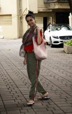 Shraddha Kapoor spotted at juhu in 11th Aug 2018 (12)_5b712da746d90.jpg