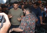 John Abraham visits the Gaiety theatre in bandra to check the audience response to his film Satyamev Jayate on 15th Aug 2018 (2)_5b752a6726a74.jpg