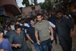 John Abraham visits the Gaiety theatre in bandra to check the audience response to his film Satyamev Jayate on 15th Aug 2018 (5)_5b752a73e3a68.JPG