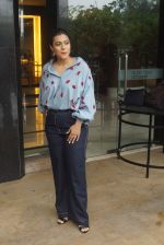 Kajol Spotted At Intreview Of Helicopter Eela on 16th Oct 2018 (17)_5b758784696ab.JPG