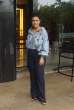 Kajol Spotted At Intreview Of Helicopter Eela on 16th Oct 2018 (20)_5b75878e2e3a1.JPG