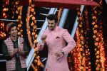 Manish Paul on sony_s Indian Idol set at Yashraj, andheri on 14th Aug 2018 (8)_5b751972e2b44.JPG