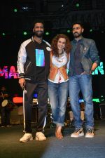 Vicky Kaushal, Taapsee Pannu, Abhishek Bachchan at Manmarziyaan Music Concert in NM College In Juhu on 19th Aug 2018 (12)_5b7a74d128e2a.jpg