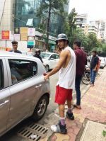 Ishaan Khattar spotted at Farmer_s Cafe in bandra on 23rd Aug 2018 (7)_5b816900c58c3.jpg