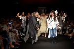 Prateik Babbar as the show stopper for BYE FELICIA BY CHOLA at Lakme Fashion Show on 22nd Aug 2018 (17)_5b81691723f45.JPG