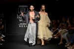 Prateik Babbar as the show stopper for BYE FELICIA BY CHOLA at Lakme Fashion Show on 22nd Aug 2018 (22)_5b8169238ca1d.JPG