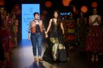 Rhea Chakraborty as the Show stopper for ABRAHAM & THAKORE RUNWAY at Lakme Fashion Week on 22nd Aug 2018 (34)_5b81696f7cece.JPG