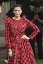 Karishma Kapoor at CAPRESE X SHIFT & ARPITA MEHTA at Lakme Fashion Week on 25th AUg 2018 (94)_5b839d35d3e3b.JPG