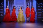 Malaika Arora at Anushree Reddy Show at Lakme Fashion Week on 26th Aug 2018 (39)_5b83c4d613435.JPG