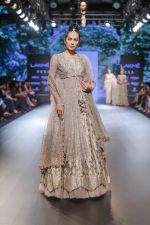 Model walk the ramp for Jayanti Reddy at Lakme Fashion Week on 26th Aug 2018 (57)_5b83d709255c0.jpg