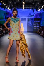 Model walk the ramp for Jayanti Reddy at Lakme Fashion Week on 26th Aug 2018 (70)_5b83d71e9f066.jpg