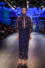 Model walk the ramp for Jayanti Reddy at Lakme Fashion Week on 26th Aug 2018 (75)_5b83d7338b79c.jpg