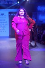Model walk the ramp for Narendra Kumar at Lakme Fashion Week on 26th Aug 2018 (104)_5b83d0e14ba13.JPG