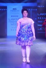Model walk the ramp for Narendra Kumar at Lakme Fashion Week on 26th Aug 2018 (108)_5b83d0ebb33a2.JPG