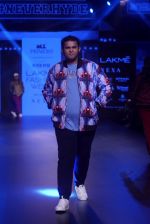 Model walk the ramp for Narendra Kumar at Lakme Fashion Week on 26th Aug 2018 (30)_5b83d01f3c514.JPG
