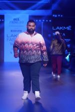 Model walk the ramp for Narendra Kumar at Lakme Fashion Week on 26th Aug 2018 (36)_5b83d030d008d.JPG