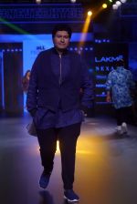 Model walk the ramp for Narendra Kumar at Lakme Fashion Week on 26th Aug 2018 (62)_5b83d074b5ba0.JPG