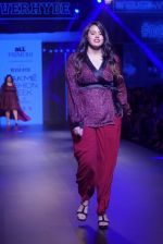 Model walk the ramp for Narendra Kumar at Lakme Fashion Week on 26th Aug 2018 (83)_5b83d0abe09f5.JPG