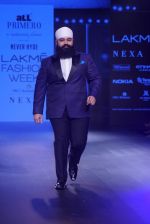 Model walk the ramp for Narendra Kumar at Lakme Fashion Week on 26th Aug 2018 (89)_5b83d0bb6a86e.JPG