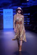Model walk the ramp for ritu kumar at Lakme Fashion Week on 26th Aug 2018 (15)_5b83d12a039f3.JPG