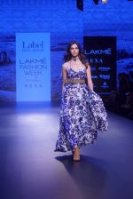 Model walk the ramp for ritu kumar at Lakme Fashion Week on 26th Aug 2018 (19)_5b83d1349dd77.JPG