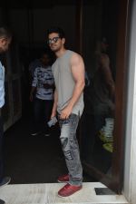 Sooraj Pancholi Spotted At Bastian In Bandra on 26th Aug 2018 (11)_5b83c4c5a546f.JPG