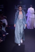 Model walk the ramp for 6 degree studio Show at lakme fashion week on 27th Aug 2018 (76)_5b84f302c32aa.JPG