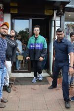 Karan Johar Spotted At Bastian Bandra on 1st Sept 2018 (19)_5b8cf7429ee2c.JPG