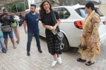 Shilpa Shetty Spotted With Family At Pvr Juhu on 2nd Sept 2018 (6)_5b8cfae4cd514.JPG