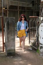 Twinkle Khanna at kromakay salon in juhu on 5th Sept 2018 (6)_5b90d80ad3c53.jpg