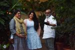 Pankaj Kapoor , Supriya Pathak & daughter Sanah Kapoor at Shahid Kapoor_s house in juhu on 7th Sept 2018 (1)_5b93833d2485e.jpg