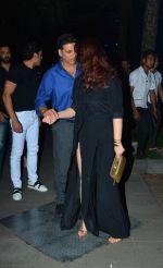 Akshay Kumar Celebrates His Birthday in Yautcha Bkc on 9th Sept 2018 (10)_5b975df4527f3.jpg