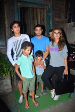 Amrita Arora with family spotted at Pali Village cafe in bandra on 11th Sept 2018 (26)_5b98bc6b67f35.JPG